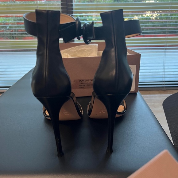 Gianvito Rossi Portofino Heels - Picture 9 of 12